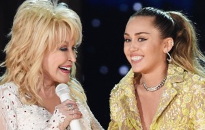 VIDEO: Dolly Parton Brings Miley Cyrus on stage for 2010 'Jolene' Duet